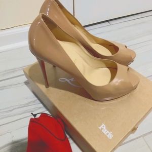 Christian Louboutin privè Open Toe pump
